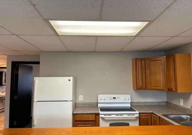 Listing Photo 5 - Condo for sale in building located at 1 Cheney St, Orange, MA 01364