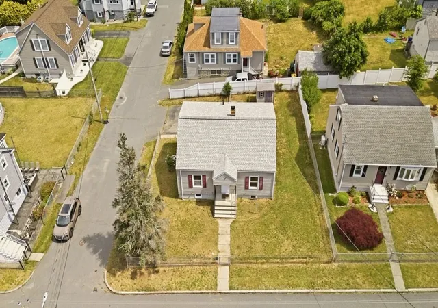 Homes for sale in Fall River, MA | 124 Woodman St, Fall River, MA 02724 | MLS# 73539161