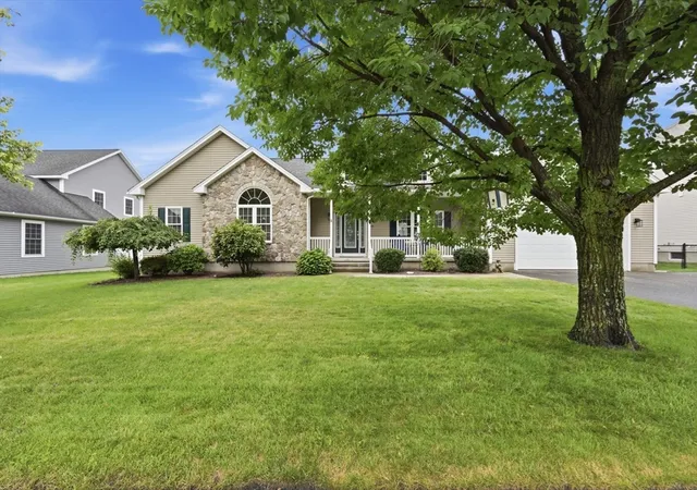 1st image of 154 Mayflower Ave, Chicopee, MA 01013 | MLS# 73561278