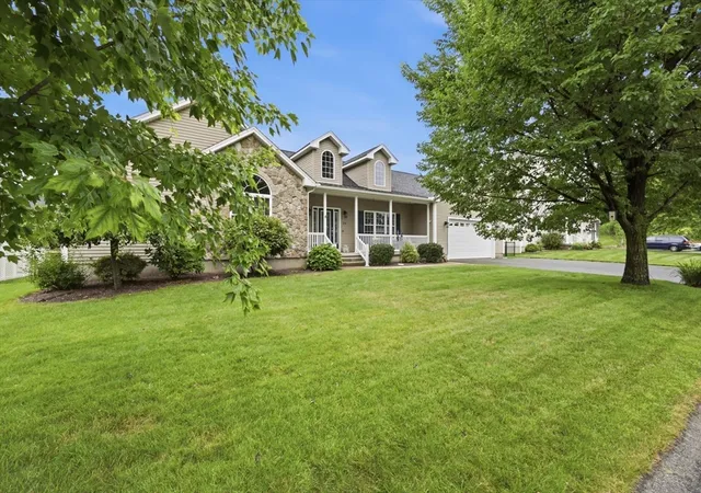 3rd image of 154 Mayflower Ave, Chicopee, MA 01013 | MLS# 73561278