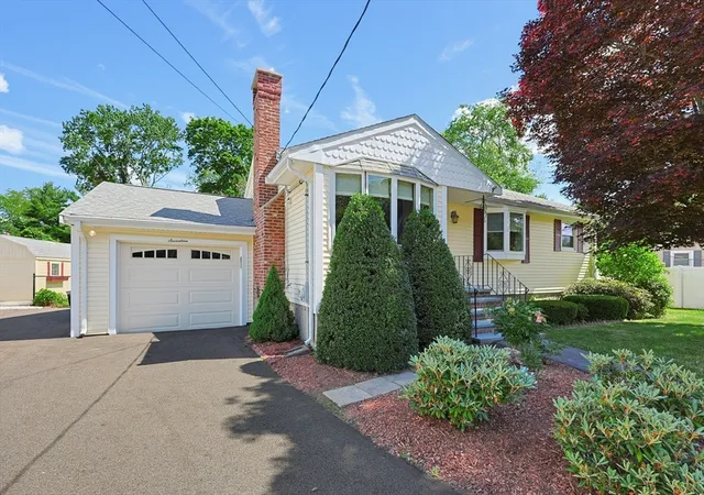 Homes for sale in Stoughton, MA | 17 W Vanston Rd, Stoughton, MA 02072 | MLS# 73537698