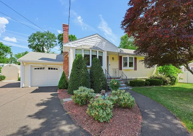Homes for sale in Stoughton, MA | 17 W Vanston Rd, Stoughton, MA 02072 | MLS# 73537698