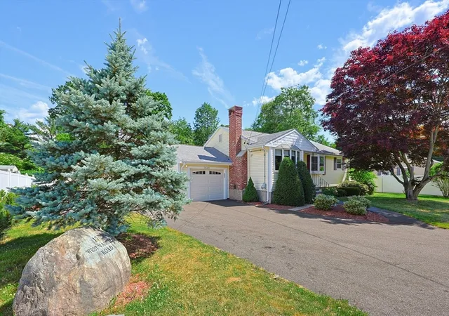 Homes for sale in Stoughton, MA | 17 W Vanston Rd, Stoughton, MA 02072 | MLS# 73537698