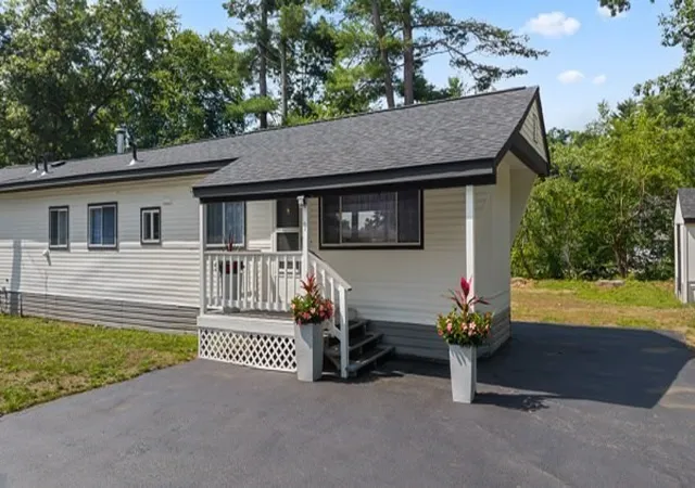 Homes for sale in Webster, MA | 9 Humes Street, Webster, MA 01570 | MLS# 73548271