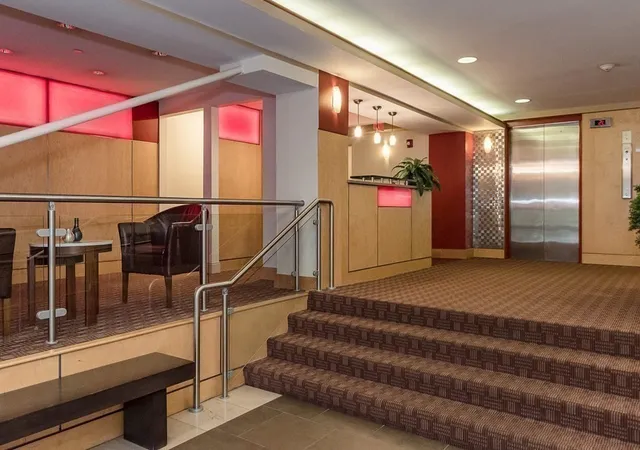 2nd image of 1600 Beacon St #902, Brookline, MA 02446 | MLS# 73556341