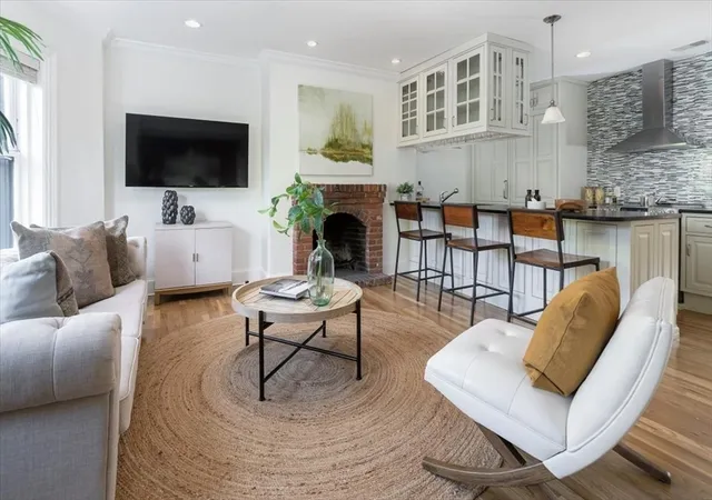 3rd image of 20 Union Park #4, Boston, MA 02118 | MLS# 73517550