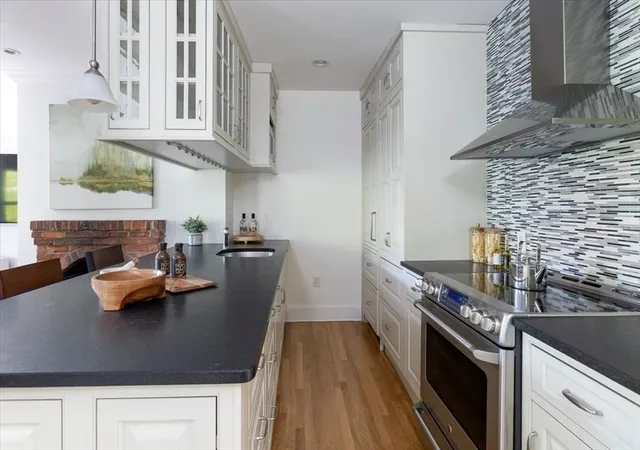 5th image of 20 Union Park #4, Boston, MA 02118 | MLS# 73517550