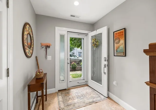 Listing Photo 4 - Condo for sale in building located at 65 E Main St, Gloucester, MA 01930 - Unit #3