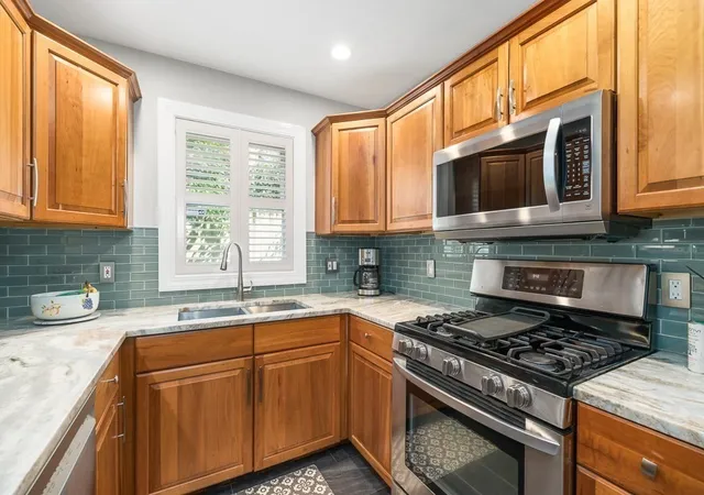 Listing Photo 5 - Condo for sale in building located at 65 E Main St, Gloucester, MA 01930 - Unit #3