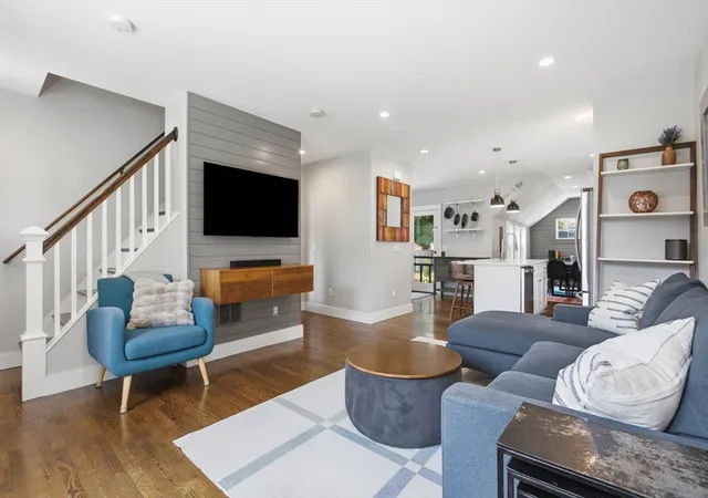 4th image of 33 Bryant St, Wakefield, MA 01880 | MLS# 73549805