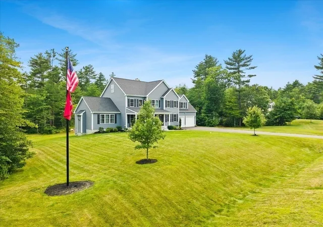 3rd image of 8 Paddock Cir, Middleboro, MA 02346 | MLS# 73550874