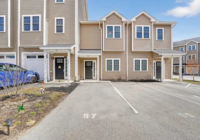 Homes for sale in Chelmsford, MA | 7 Gorham St, Chelmsford, MA 01824 | Houzeo