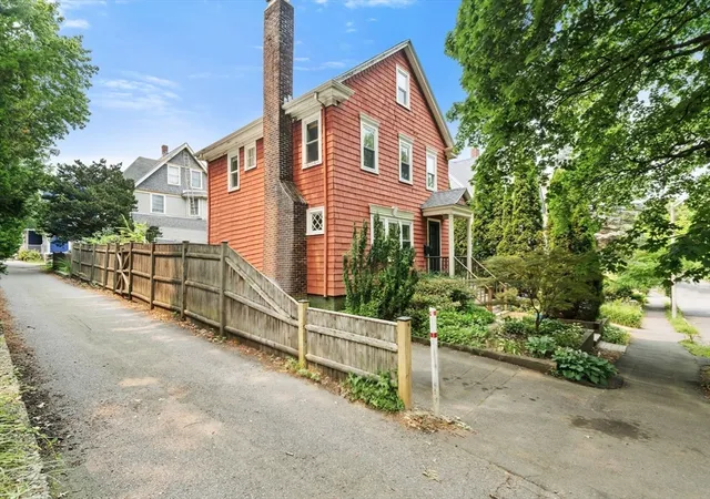 4th image of 25 Maple Ave, Newton, MA 02458 | MLS# 73550670