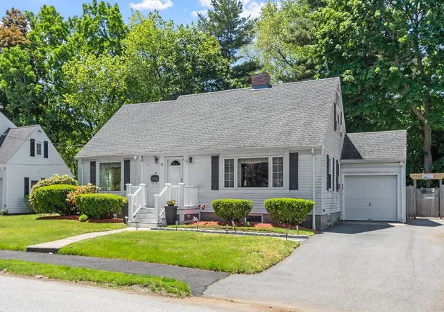 Homes for sale in Saugus, MA | 9 Oaklandvale Ave, Saugus, MA 01906 | MLS# 73533163