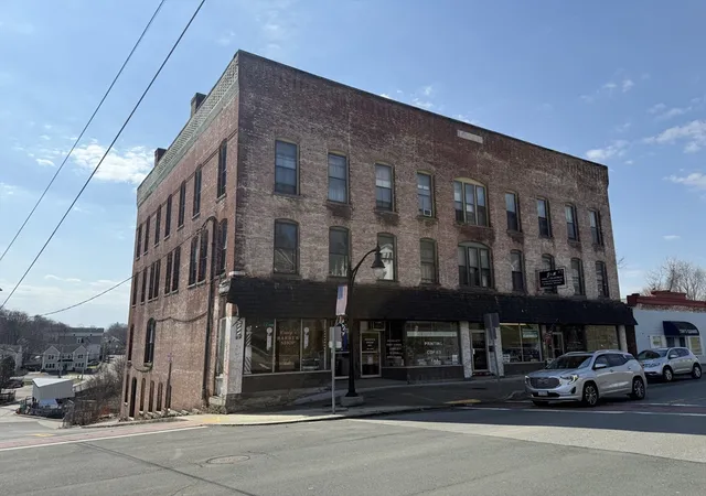 1st image of 106 Main St, Spencer, MA 01562 | MLS# 73492808