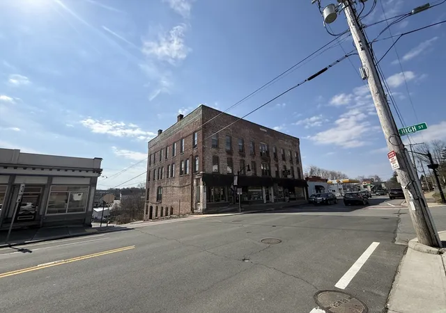 2nd image of 106 Main St, Spencer, MA 01562