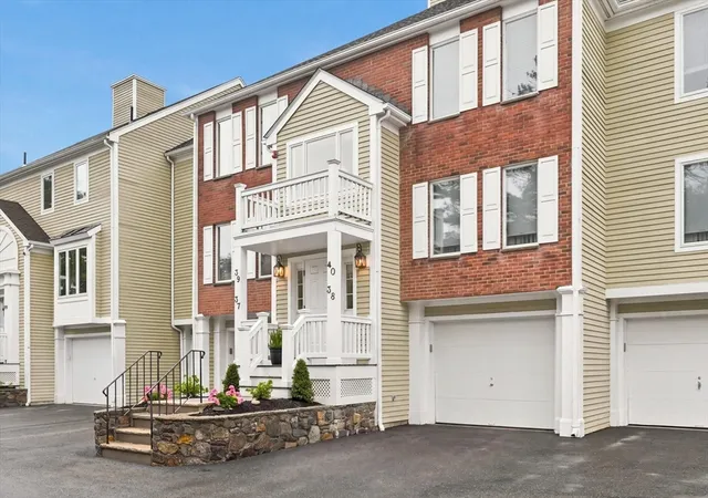 2nd image of 37 Constitution Ln, Danvers, MA 01923