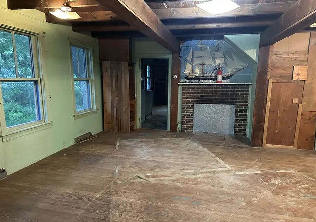 4th image of 42 Brandt Beach Ave, Mattapoisett, MA 02739 | MLS# 73538085