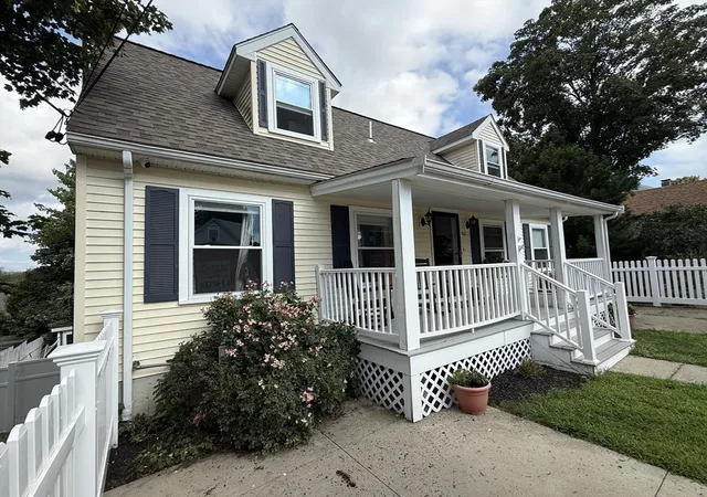 3rd image of 512 Prescott St, New Bedford, MA 02745 | MLS# 73565946