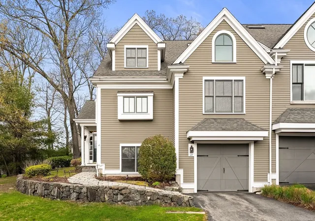 2nd image of 127 Johnson Woods Dr #127, Reading, MA 01867 | MLS# 73550207