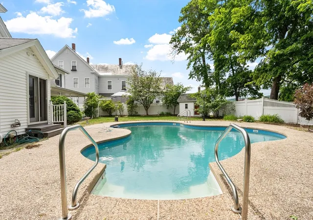 5th image of 24 Oak Ave, Leominster, MA 01453 | MLS# 73531229