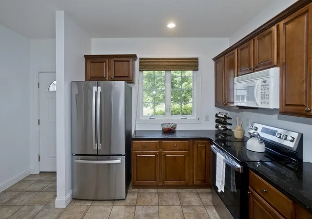 4th image of 102 Lyman St #102, South Hadley, MA 01075 | MLS# 73548514