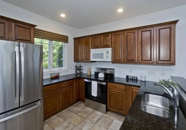 5th image of 102 Lyman St #102, South Hadley, MA 01075 | MLS# 73548514
