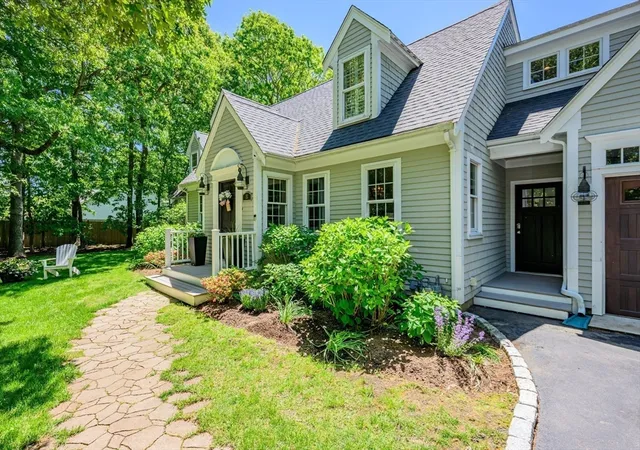 Homes for sale in South Yarmouth, MA | 19 Coveview Dr, South Yarmouth, MA 02664 | MLS# 73536250