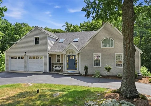 Photo 3 of Single family home for sale at 47 Old Coach Rd, Cohasset, MA 02025 | MLS# 73552741 | Listing updated on 2026-09-16
