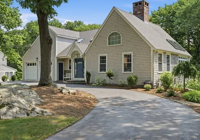 Photo 3 of Single family home for sale at 47 Old Coach Rd, Cohasset, MA 02025 | MLS# 73552741 | Listing updated on 2026-09-16