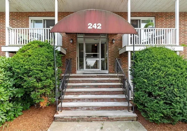 2nd image of 242 Mount Vernon St #6, Lawrence, MA 01843 | MLS# 73554285