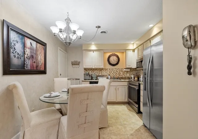 4th image of 242 Mount Vernon St #6, Lawrence, MA 01843 | MLS# 73554285