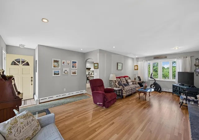 4th image of 61 Highland Avenue, Dartmouth, MA 02747 | MLS# 73566828