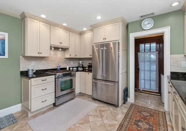 4th image of 25-27 Flint Rd, Watertown, MA 02472 | MLS# 73556838