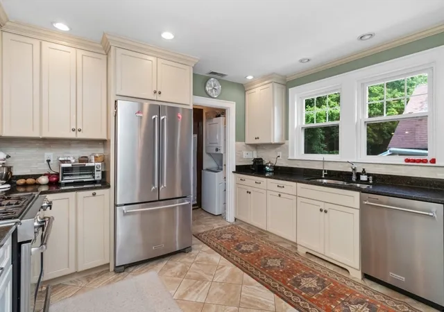5th image of 25-27 Flint Rd, Watertown, MA 02472 | MLS# 73556838