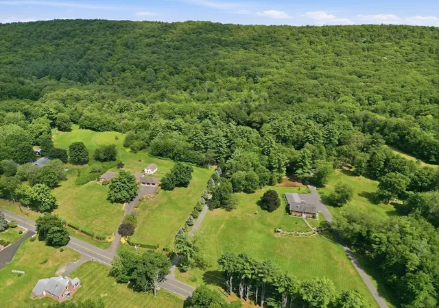 42nd image of 414 Mountain Rd, Holyoke, MA 01040 | MLS# 73555378