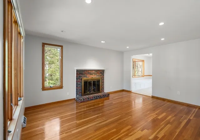 Homes for sale in Holliston, MA | 109 Jerrold St, Holliston, MA 01746 | MLS# 73509362