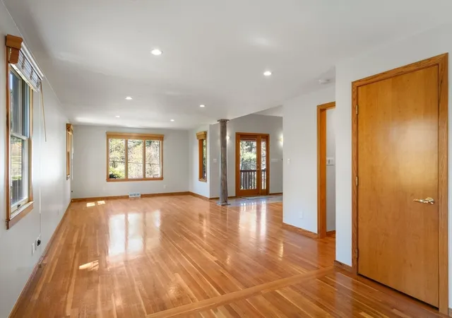 Homes for sale in Holliston, MA | 109 Jerrold St, Holliston, MA 01746 | MLS# 73509362