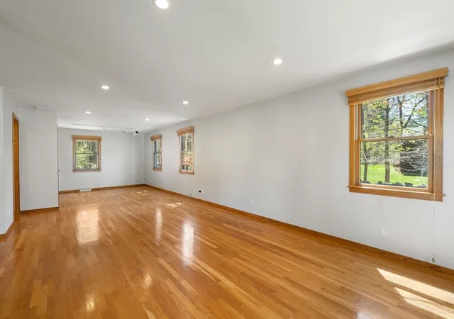 Homes for sale in Holliston, MA | 109 Jerrold St, Holliston, MA 01746 | MLS# 73509362