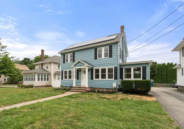 Photo 3 of Single family home for sale at 331 Burncoat St, Worcester, MA 01606 | MLS# 73543877 | Listing updated on 2026-09-18