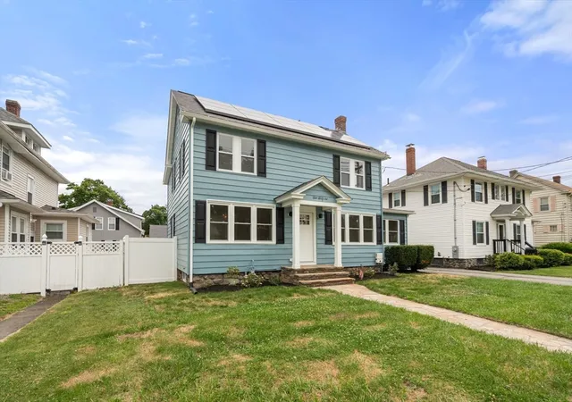 Photo 3 of Single family home for sale at 331 Burncoat St, Worcester, MA 01606 | MLS# 73543877 | Listing updated on 2026-09-18