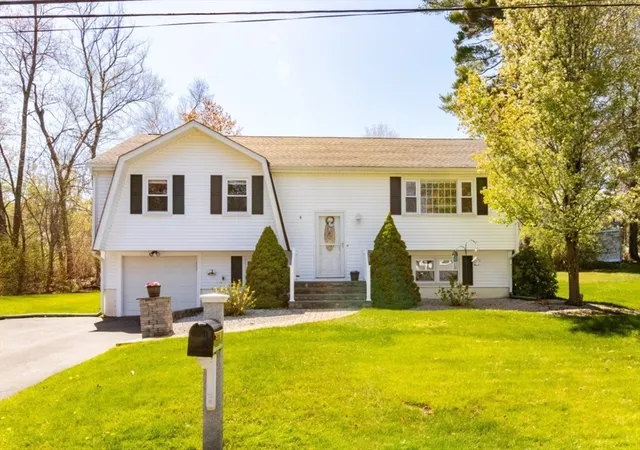 Homes for sale in Milford, MA | 4 Clearview Dr, Milford, MA 01757 | MLS# 73513868