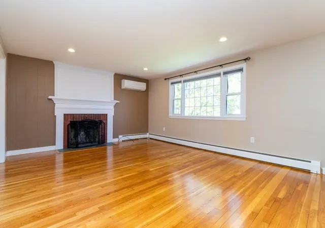 Homes for sale in Milford, MA | 4 Clearview Dr, Milford, MA 01757 | MLS# 73513868