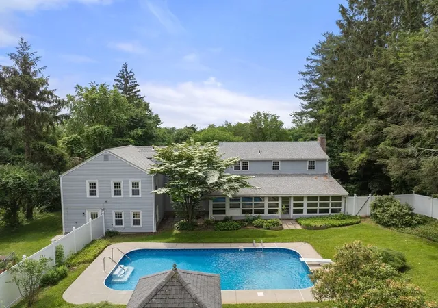 Photo 4 of Sale Pending at 6 Newton Pl, Sturbridge, MA 01566 | MLS# 73540795 | Listing updated on 2026-09-08