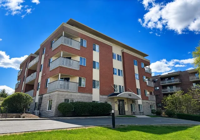 Homes for sale in Brookline, MA | 310 Hammond Pond Pkwy #401, Brookline, MA 02467 | MLS# 73511799