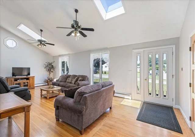 4th image of 5 Carol Ann Rd, Peabody, MA 01960 | MLS# 73559789