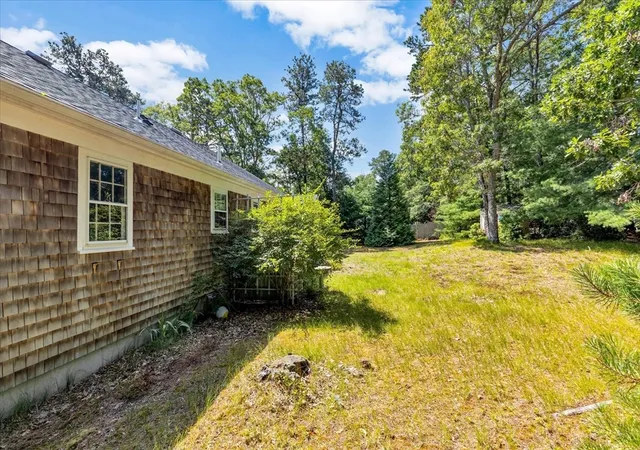 3rd image of 804 Putnam Ave, Cotuit, MA 02635 | MLS# 73556634