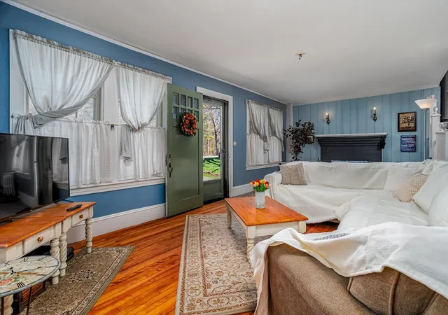 3rd image of 846 Massachusetts Ave, Lunenburg, MA 01462 | MLS# 73517140