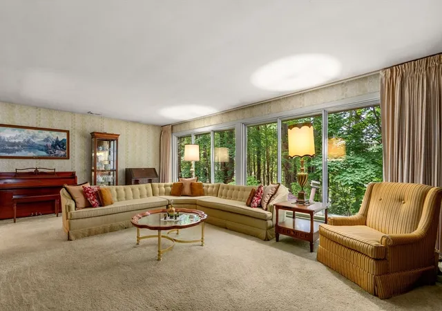4th image of 26 Arrowhead Rd, Weston, MA 02493 | MLS# 73530315