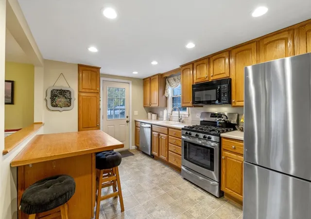 Photo 3 of Sale Pending at 33 Jordan St, Beverly, MA 01915 | MLS# 73554032 | Listing updated on 2026-08-05